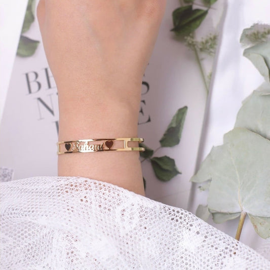 اسواره نسائي بالاسم