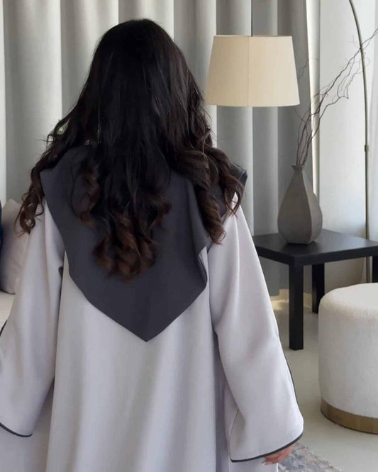 عبايات تخرج 2026 مطرزة بالاسم