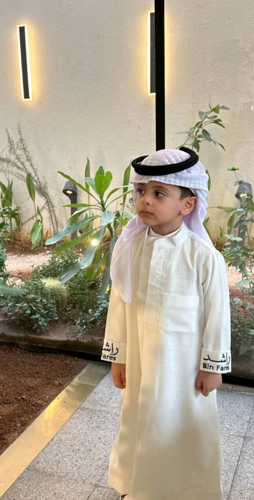 ثوب كويتي بتطريز الأسم