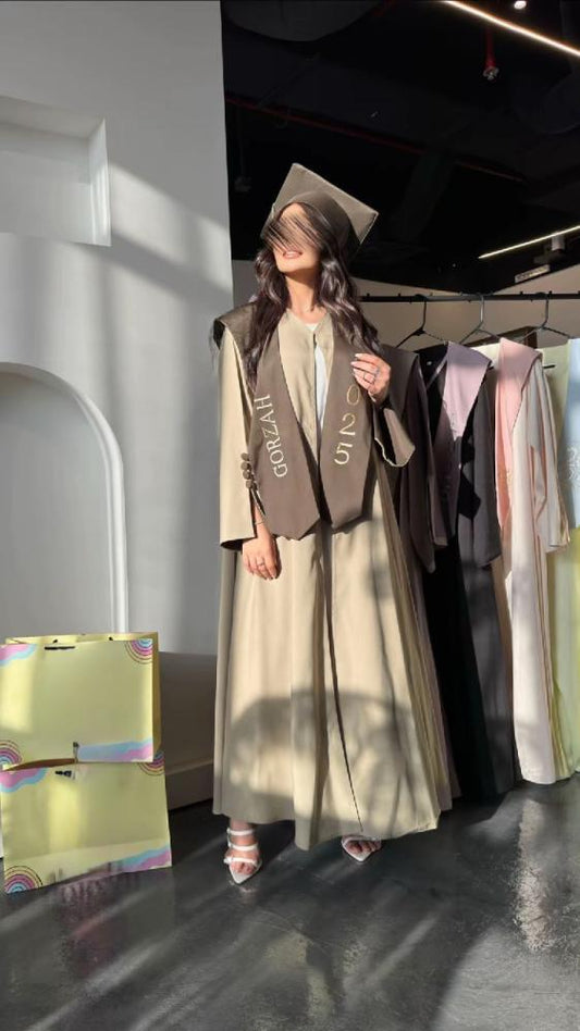 عبايه تخرج 2026تفصيل العبايه والاسم حسب الطلب -متجراحساس