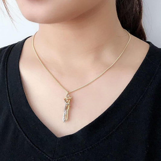 سلسال العناق ( ليحتضنك دائما بدلاٌ عني )