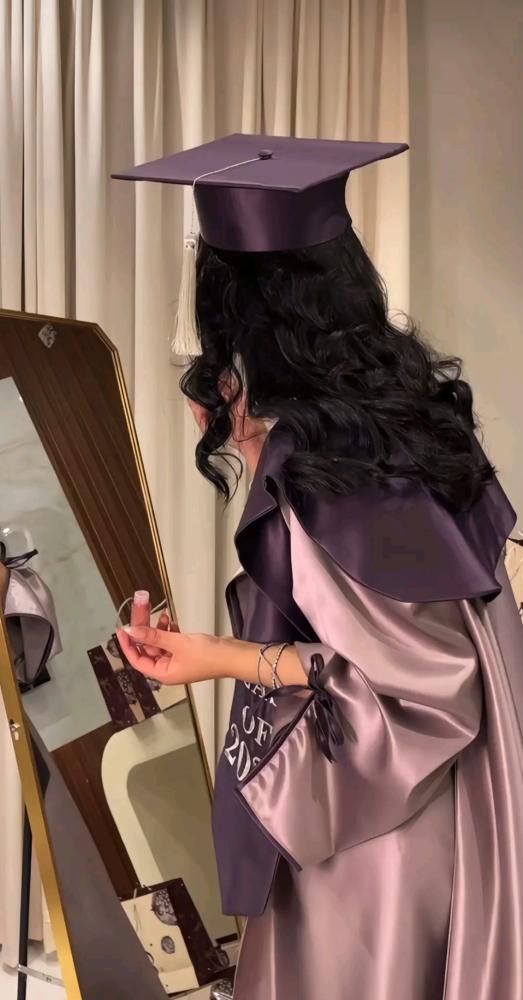 عبايات تخرج 2026