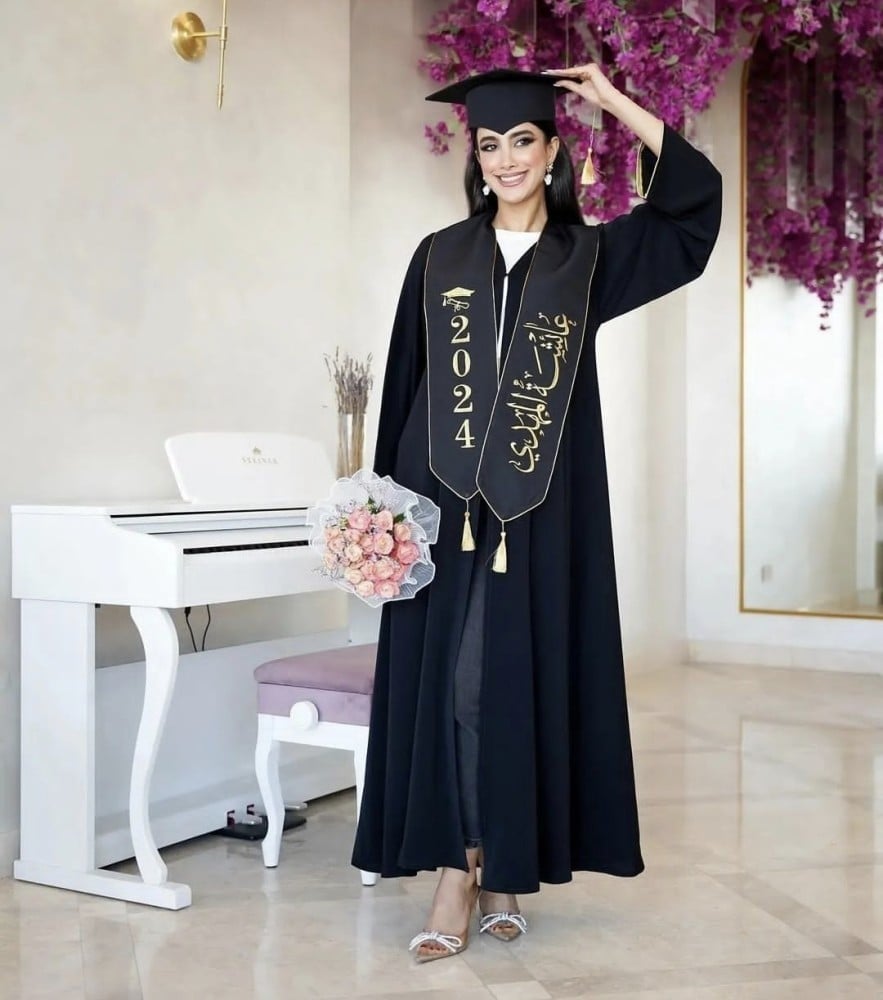 عبايات تخرج2026