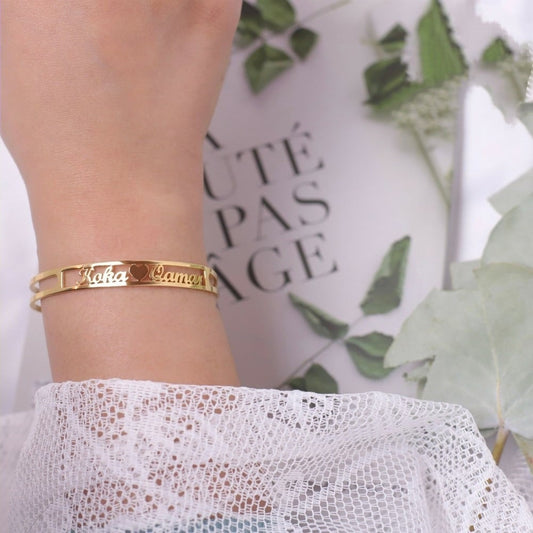 اسواره نسائي بالاسم