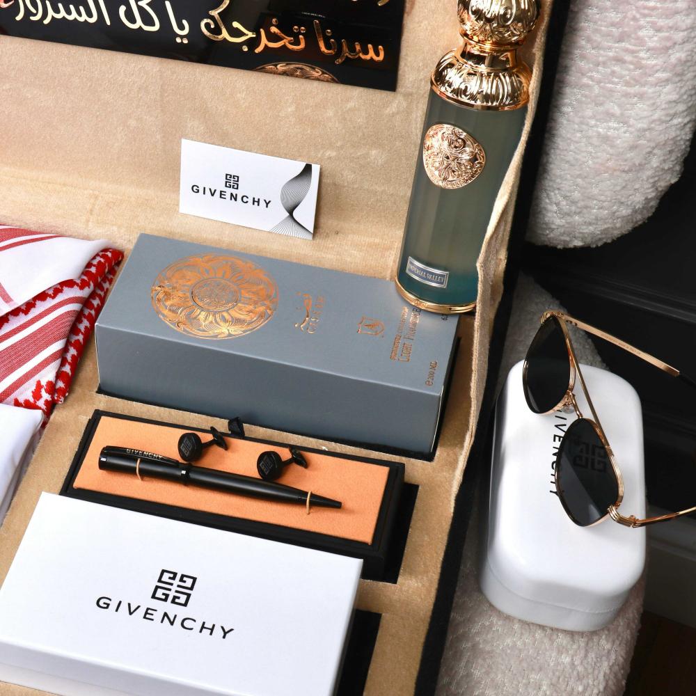 بوكس تخرج رجالي فخم ماركة جفنشي