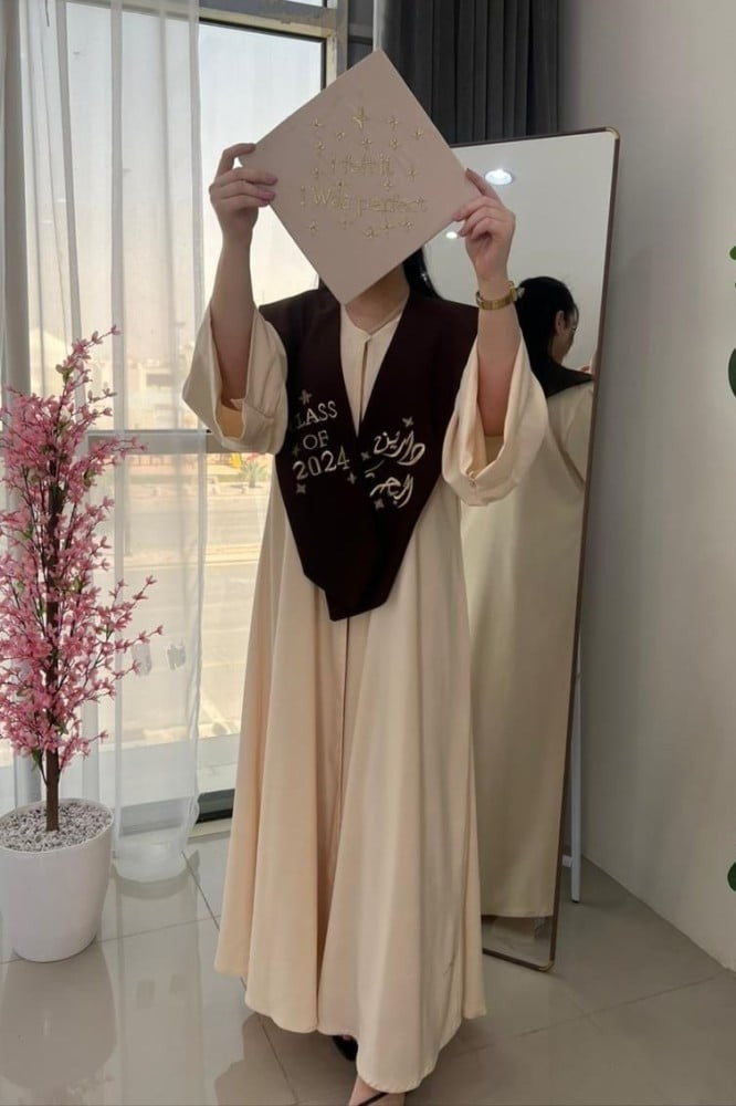 عبايات تخرج 2026