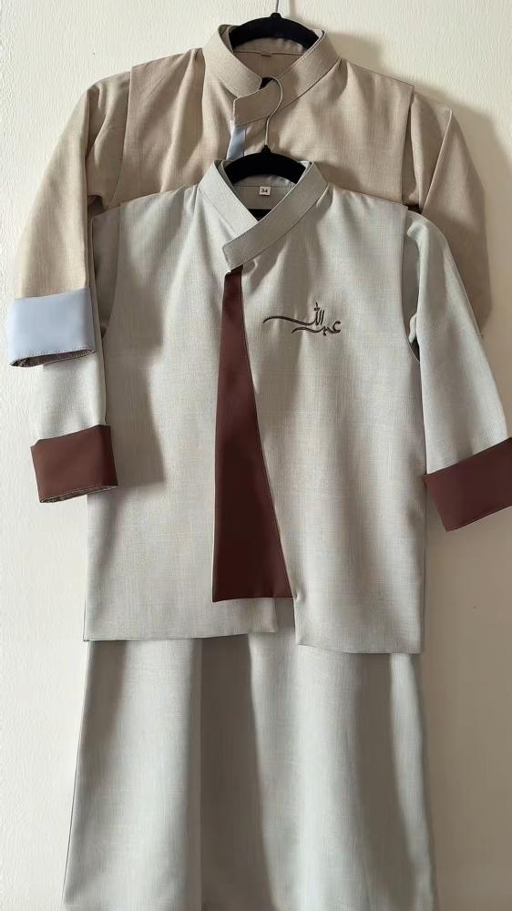 طقم ثوب وسديري بالاسم