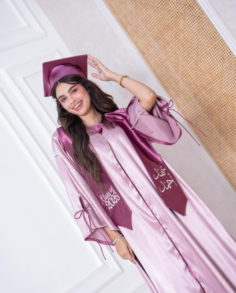 عبايات تخرج 2026