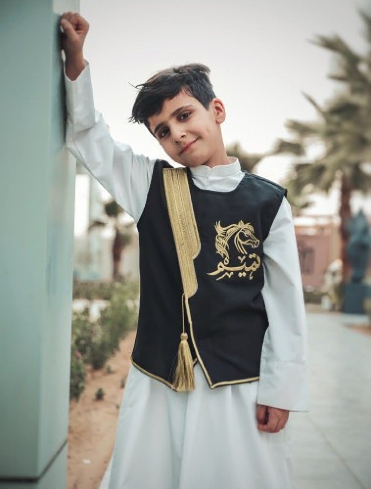 سديري البشت بالاسم
